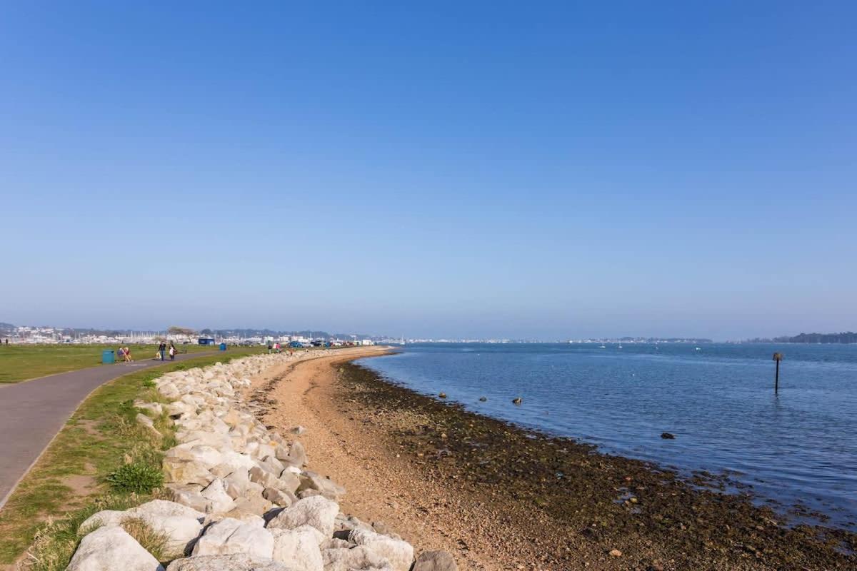 Villa Trade Winds Poole Exterior foto